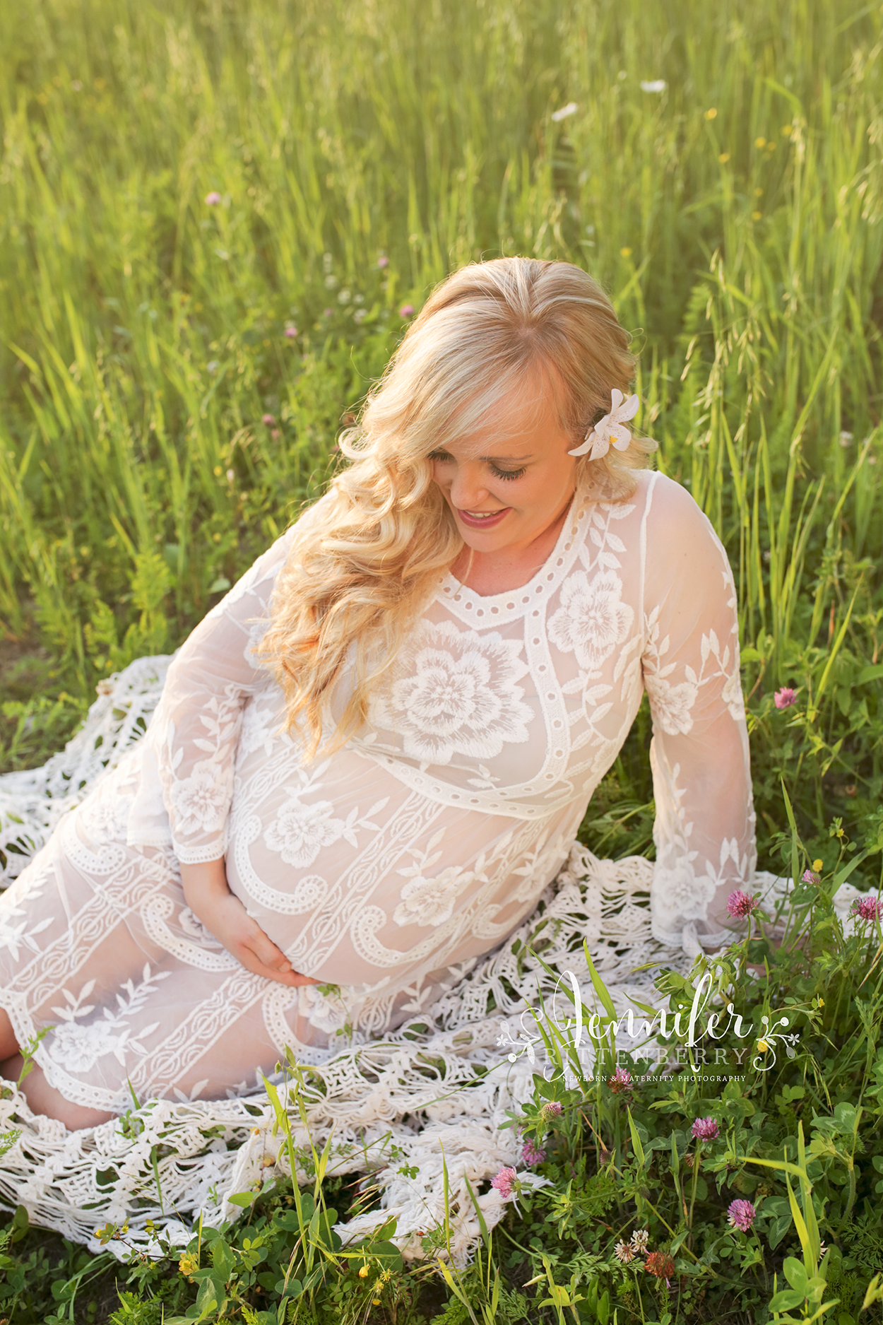 Louisville KY Maternity Photographer, baby bump, preggo, pregnancy, outdoor photos, sunset session, styled maternity, boho chic, vintage, lace
