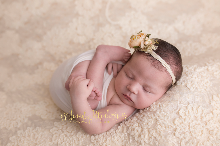 Light and Airy Newborn Photography by Jennifer Rittenberry Photography | www.jlritt.com