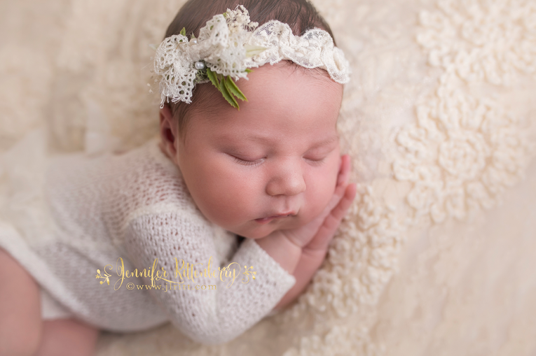 Light and Airy Newborn Photography by Jennifer Rittenberry Photography | www.jlritt.com