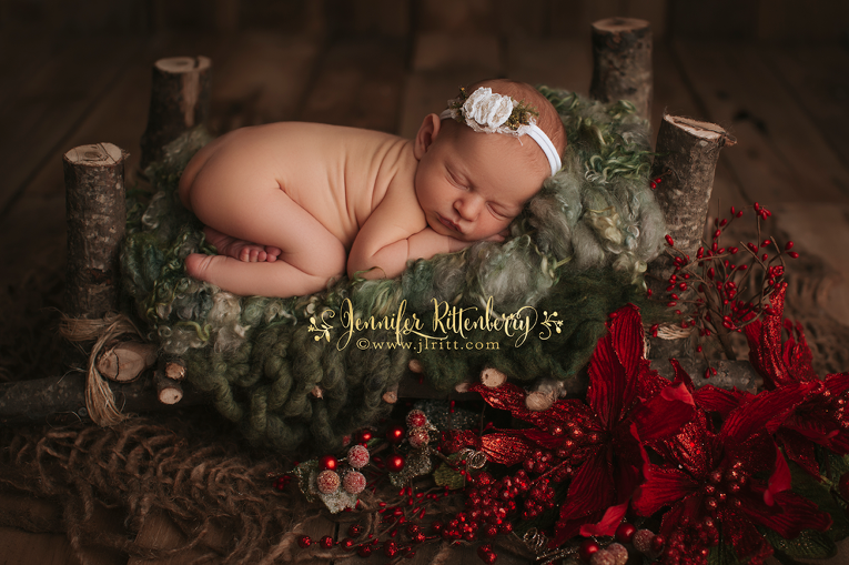 Holiday Newborn Setups by Jennifer Rittenberry Photography | www.jlritt.com