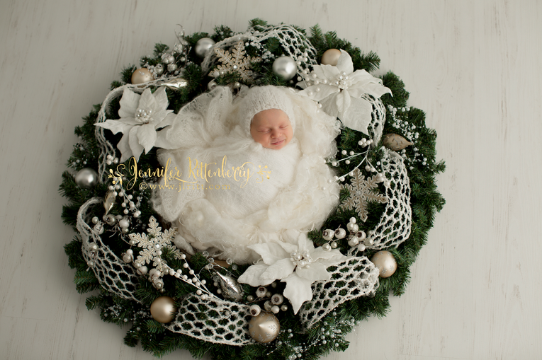 Holiday Newborn Setups by Jennifer Rittenberry Photography | www.jlritt.com