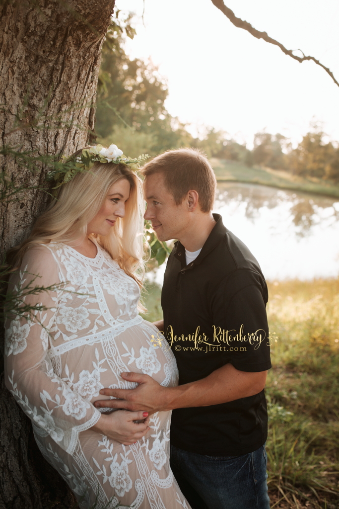 outdoor maternity session, sunset maternity, outdoor maternity, summer maternity session, couples maternity session, lace dress, vintage maternity dress, lace maternity dress, photo ideas, maternity posing ideas, sunset, kentucky, farm, pond, pregnancy photos, pregnant, maternity