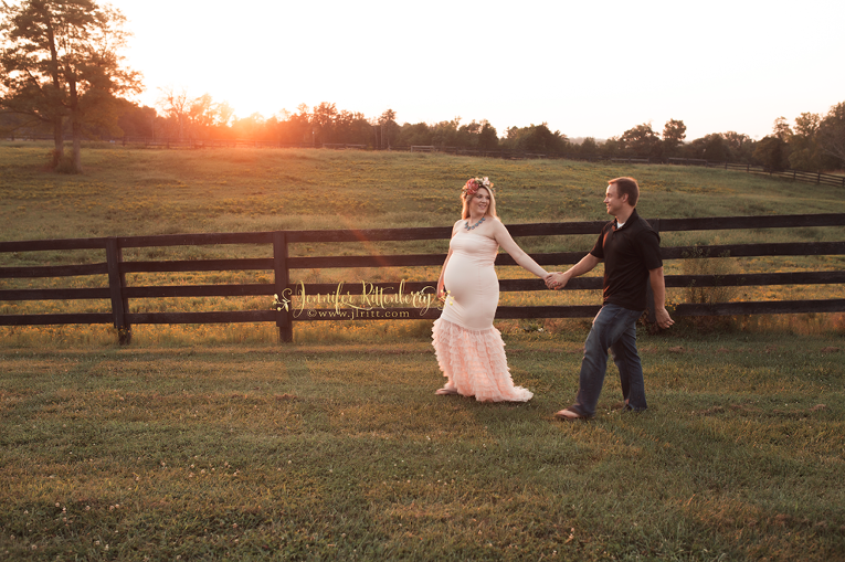 outdoor maternity session, sunset maternity, outdoor maternity, summer maternity session, couples maternity session, lace dress, vintage maternity dress, lace maternity dress, photo ideas, maternity posing ideas, sunset, kentucky, farm, pond, pregnancy photos, pregnant, maternity