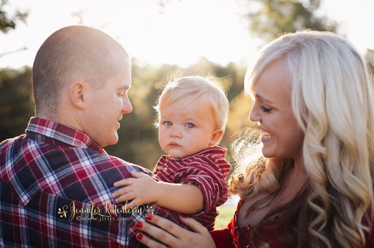 What to wear, family sessions, outdoor summer fall sessions, family session with small child or toddler, family posing