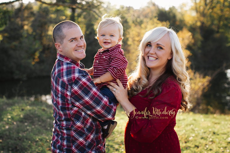 What to wear, family sessions, outdoor summer fall sessions, family session with small child or toddler, family posing