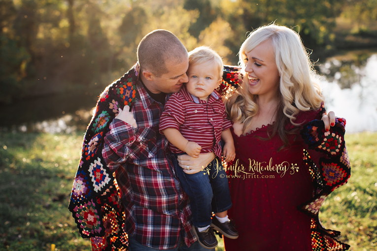 What to wear, family sessions, outdoor summer fall sessions, family session with small child or toddler, family posing
