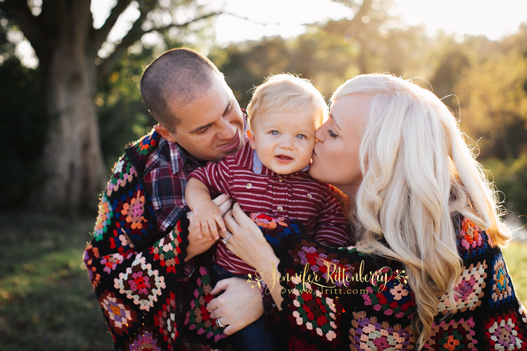 What to wear, family sessions, outdoor summer fall sessions, family session with small child or toddler, family posing