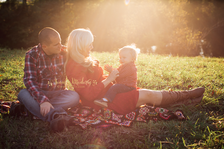 What to wear, family sessions, outdoor summer fall sessions, family session with small child or toddler, family posing