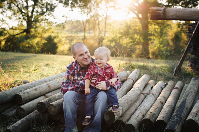 What to wear, family sessions, outdoor summer fall sessions, family session with small child or toddler, family posing