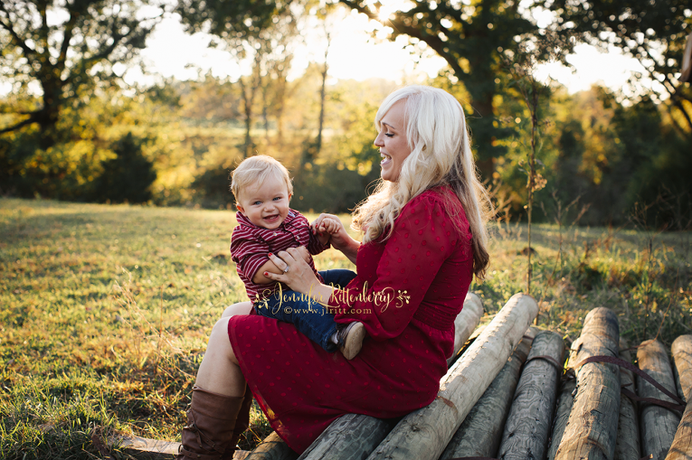 What to wear, family sessions, outdoor summer fall sessions, family session with small child or toddler, family posing