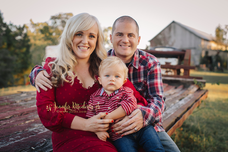 What to wear, family sessions, outdoor summer fall sessions, family session with small child or toddler, family posing