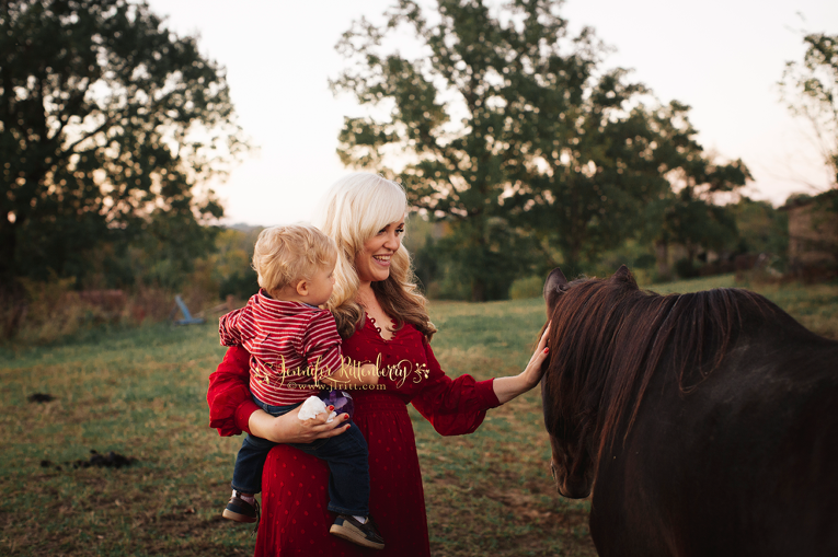 What to wear, family sessions, outdoor summer fall sessions, family session with small child or toddler, family posing