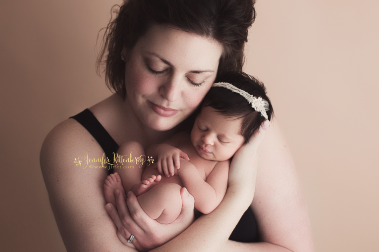Mount Washington KY Posed Newborn Photographer | Maebel| jlritt.com