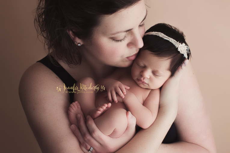 Mount Washington KY Posed Newborn Photographer | Maebel| jlritt.com