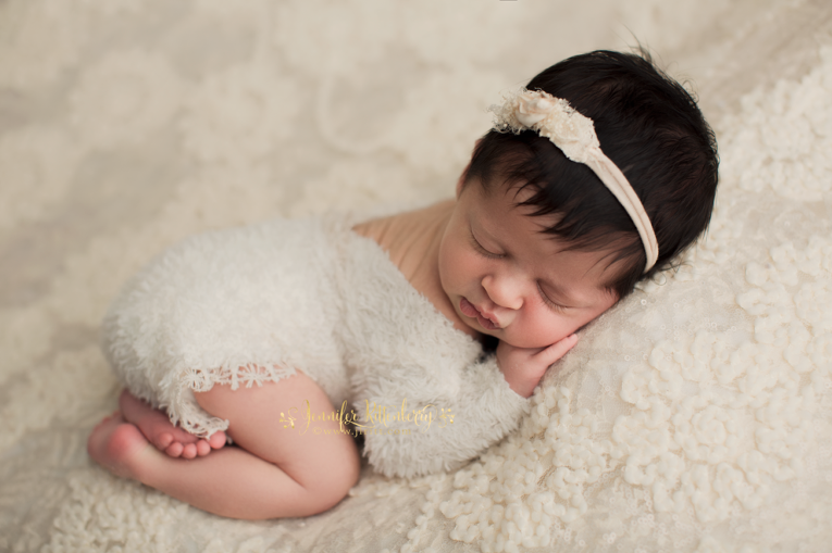 Mount Washington KY Posed Newborn Photographer | Maebel| jlritt.com