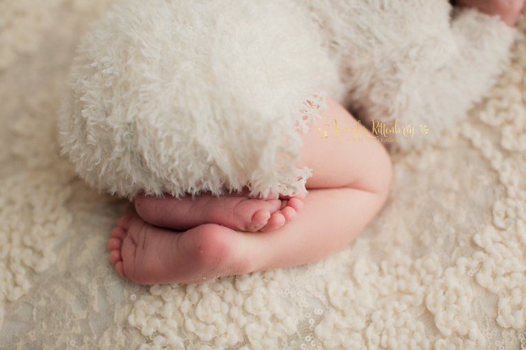 Mount Washington KY Posed Newborn Photographer | Maebel| jlritt.com