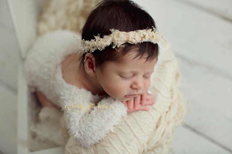 Mount Washington KY Posed Newborn Photographer | Maebel| jlritt.com