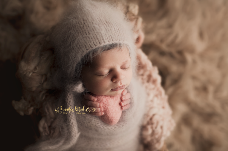 Mount Washington KY Posed Newborn Photographer | Maebel| jlritt.com