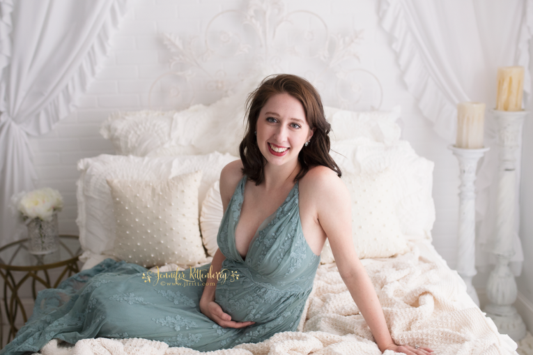 maternity photography, studio maternity, indoor maternity pics, pregnancy photos, couples maternity